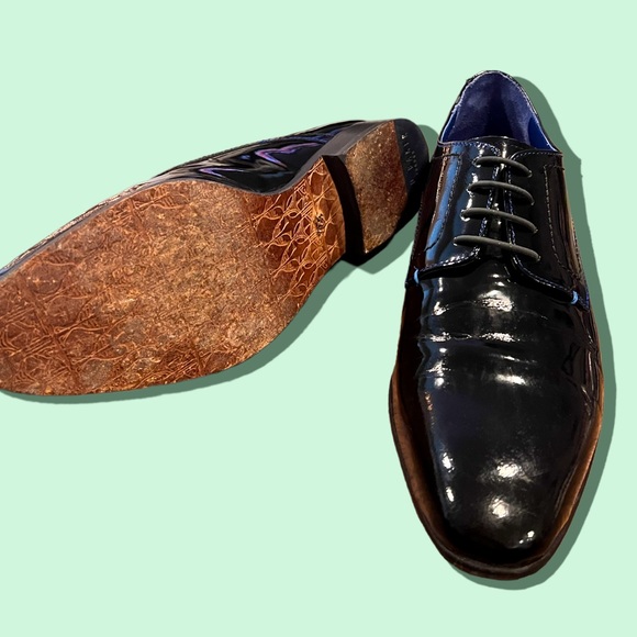 Ted Baker Tuxedo Shoes with stretchy laces - Picture 2 of 6